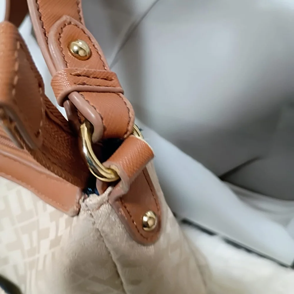 Tommy Hilfiger Tan and Brown Shoulder Bag - Picture 5 of 5
